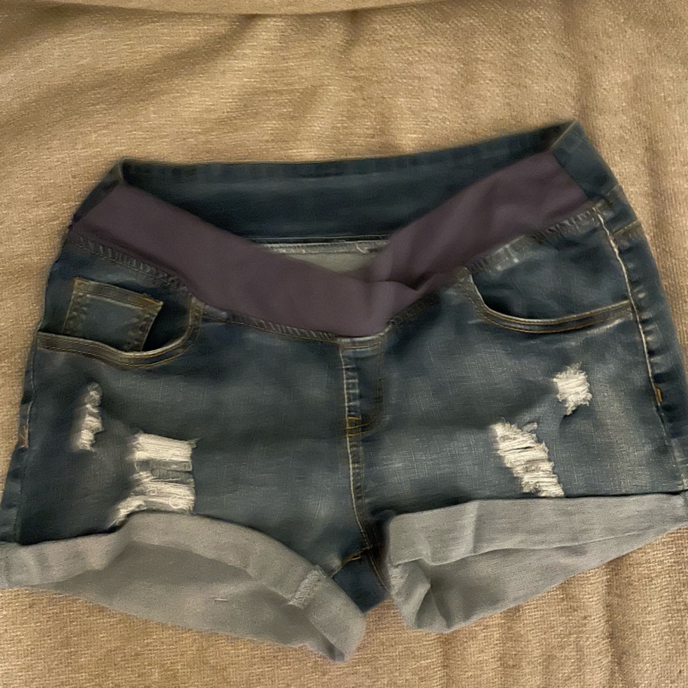 DENIM MATERNITY JEAN SHORTS